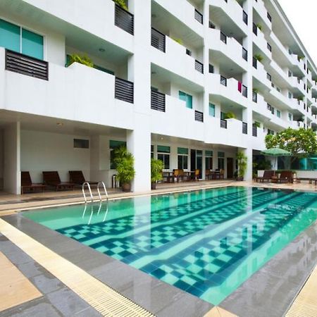 Laurel Suite Bangkok Buitenkant foto