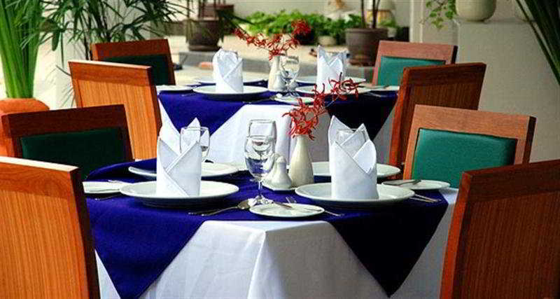 Laurel Suite Bangkok Buitenkant foto