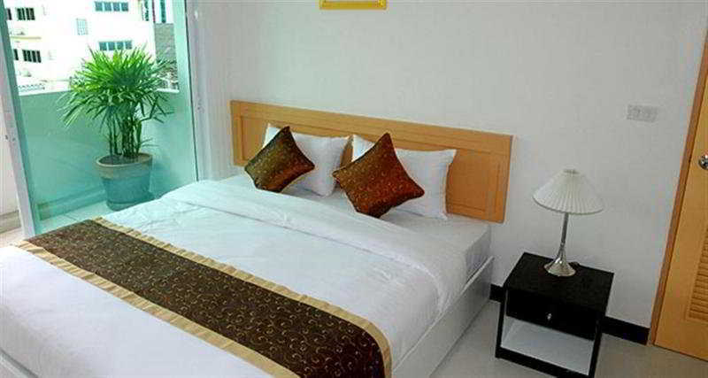 Laurel Suite Bangkok Buitenkant foto