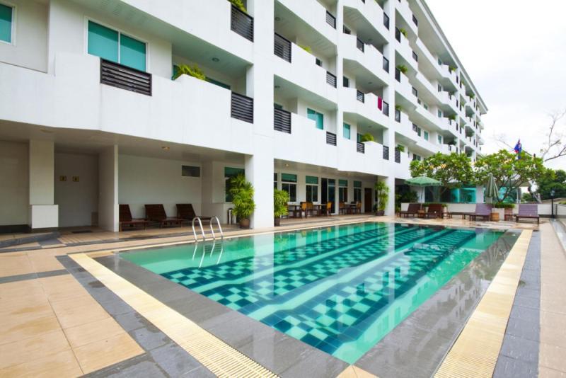 Laurel Suite Bangkok Buitenkant foto