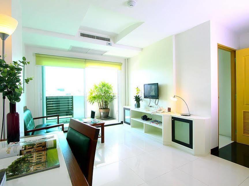 Laurel Suite Bangkok Buitenkant foto