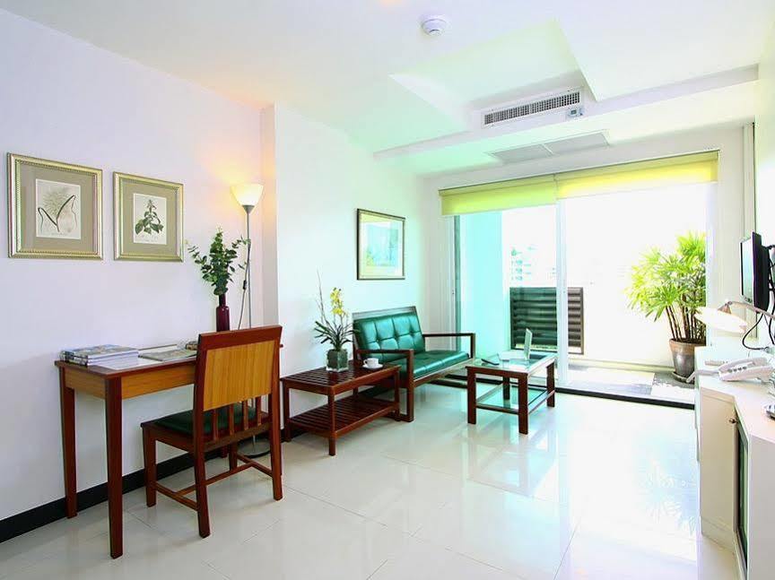 Laurel Suite Bangkok Buitenkant foto